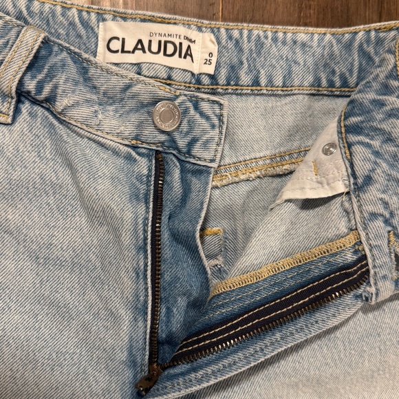 Dynamite Claudia Jean Shorts - Light Wash - High Rise (Size 0 | 25) - Picture 8 of 8